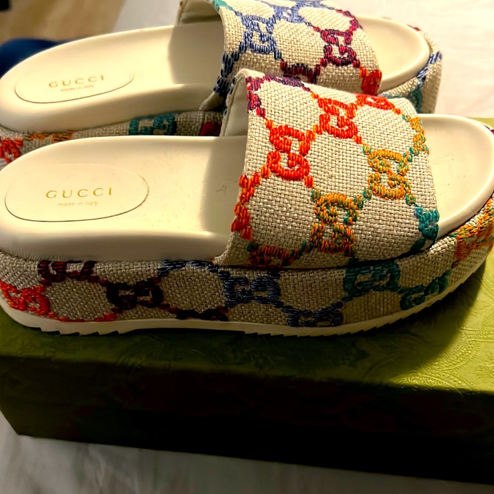 Gucci multicolor wedge heels size 37